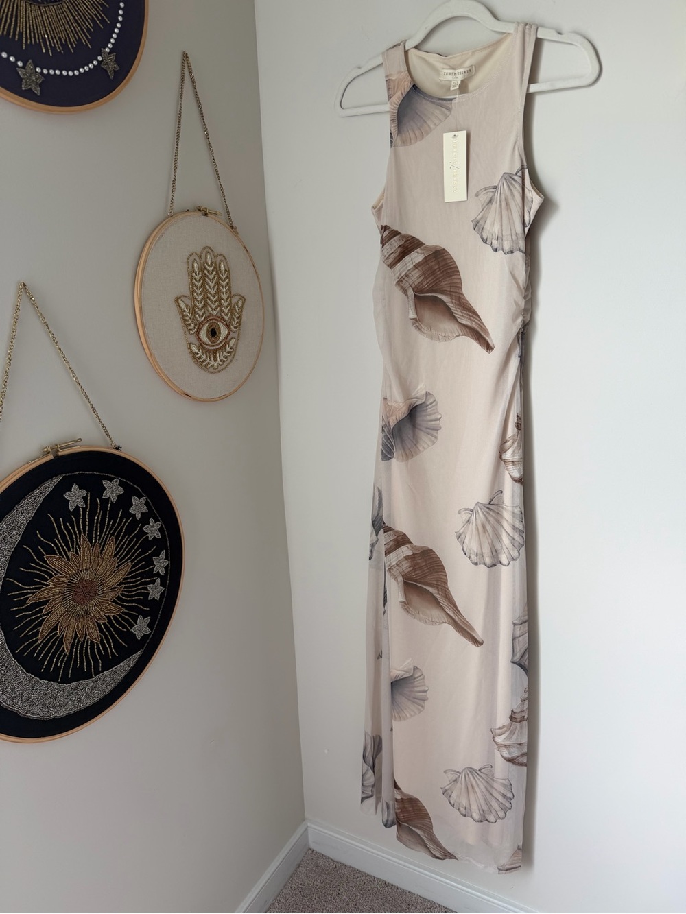Beige seashell print Sleeveless Maxi Dress